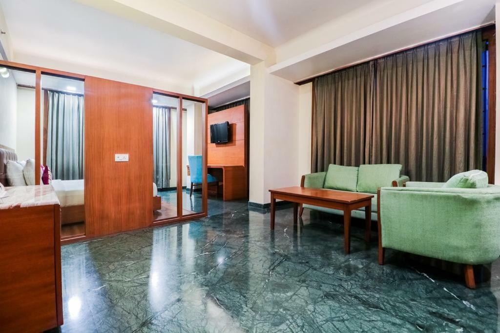 La Silver Leaf Hotel Nawashahr Exterior photo