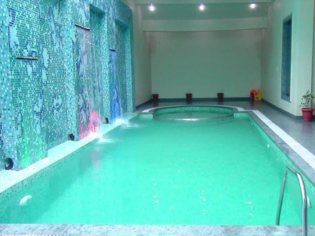 La Silver Leaf Hotel Nawashahr Exterior photo